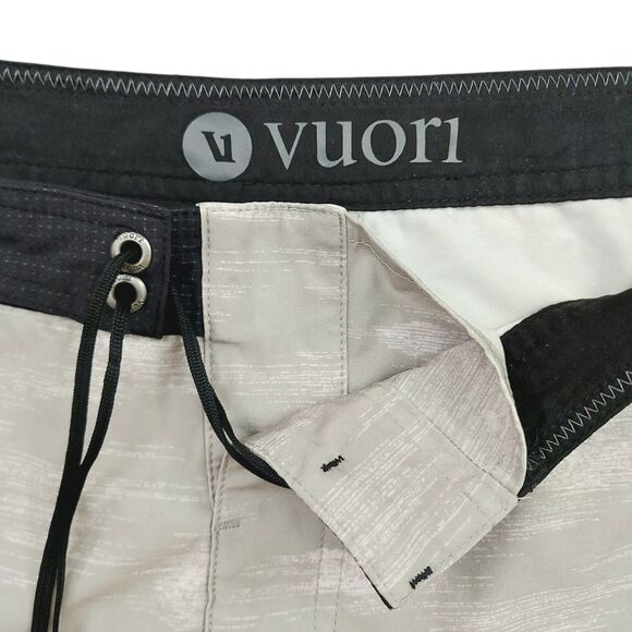 Vuori Peak Board Shorts Mens 34 Gray Swim Trunks Beach Travel Pool Outdoor - Picture 3 of 12